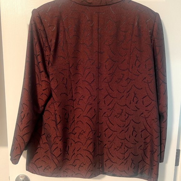 One-Of-A-Kind Tailored Women's Pant Suit! - Picture 7 of 16